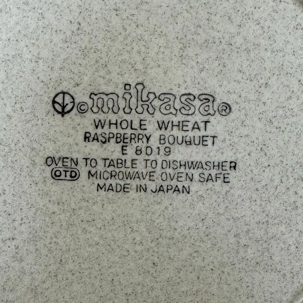 Mikasa Whole Wheat Raspberry Bouquet Dinner Plate E8019 Vintage Stonewear Japan